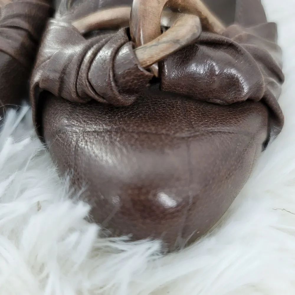 Henry Beguelin leather pumps with wood link accent (K)